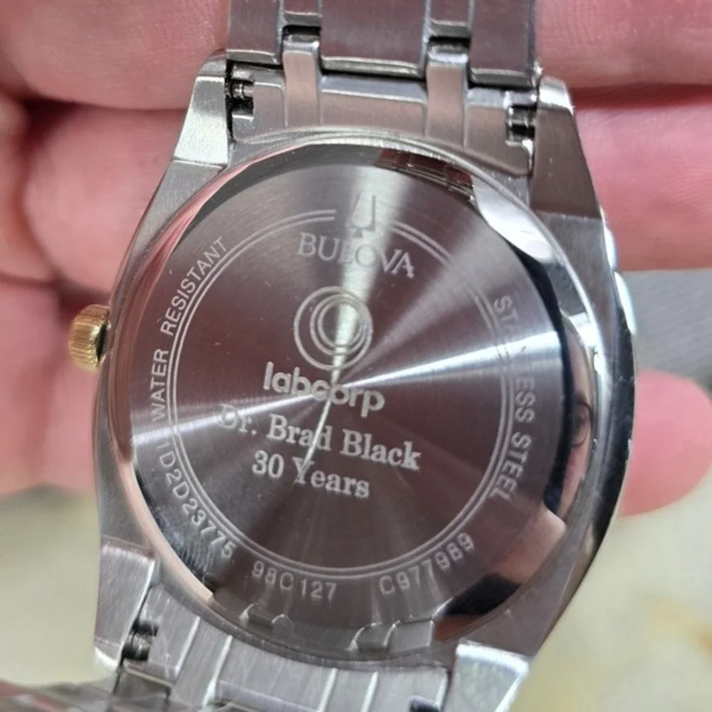 Bulova Surveyor Watch 98C127 Silver‎ Gold Two Tone Day Date 39mm Excellent Dress